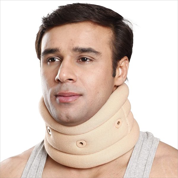 Tynor_Cervical_Collar_Soft_With_Support_Immobilization_Comfort_Ventilation_male_2048x